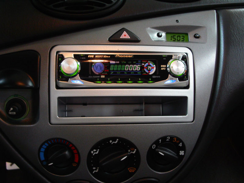 How can I fit a standard size head unit into a Ford Focus 2002? - Car ...